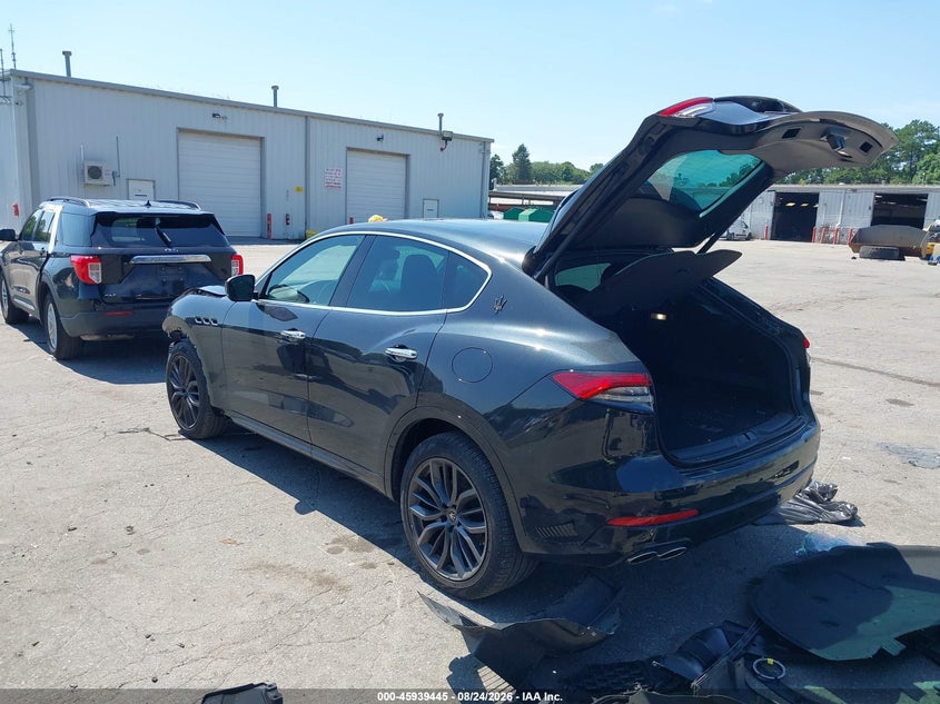 2024 Maserati Levante VIN ZN661XUMXRX449802 IAAI salvage auction — FRONT END, Salvage Title, sold $5,400 on 2026-09-08 (photo 3)