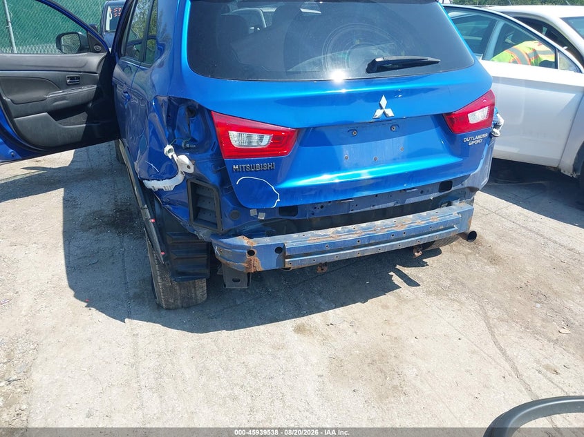 2016 Mitsubishi Outlander VIN JA4AP3AU5GZ029755 IAAI salvage auction — REAR END, Wait Title, sold $1,050 on 2026-10-03 (photo 6)