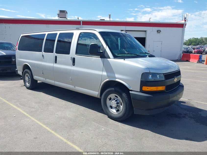 2019 Chevrolet Express 3500 VIN 1GAZGNFG4K1292133 — IAAI salvage auction photo