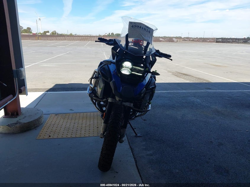 2024 BMW R 1250 VIN WB10M130XR6K03734 IAAI salvage auction — ALL OVER, Salvage Title, sold $9,350 on 2026-09-15 (photo 5)