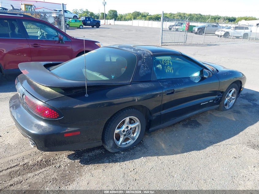 1998 Pontiac Firebird VIN 2G2FV22G4W2215703 IAAI salvage auction — NORMAL WEAR, Clear (Virginia), sold $1,300 on 2026-08-26 (photo 4)