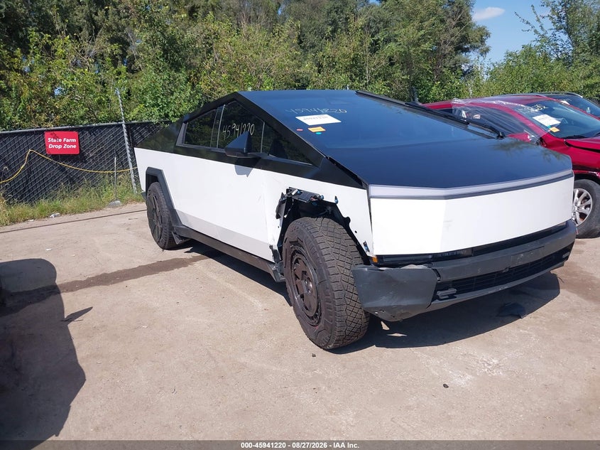 2024 Tesla Cybertruck VIN 7G2CEHED1RA035678 — IAAI salvage auction photo