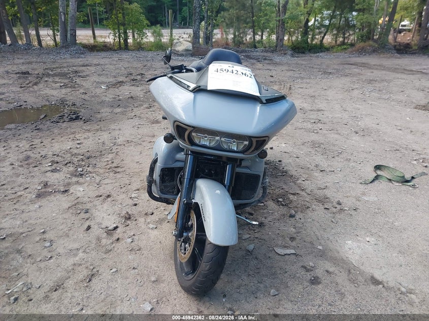 2024 Harley-davidson Road glide VIN 1HD1KZF17RB638264 IAAI salvage auction — SIDE, Salvage Title, sold $8,400 on 2026-09-30 (photo 5)