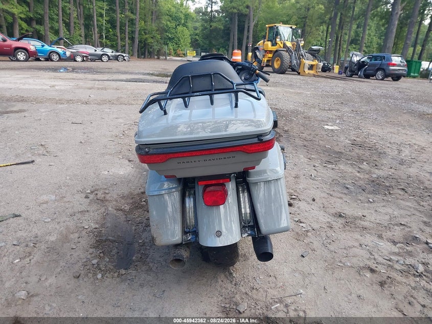 2024 Harley-davidson Road glide VIN 1HD1KZF17RB638264 IAAI salvage auction — SIDE, Salvage Title, sold $8,400 on 2026-09-30 (photo 6)