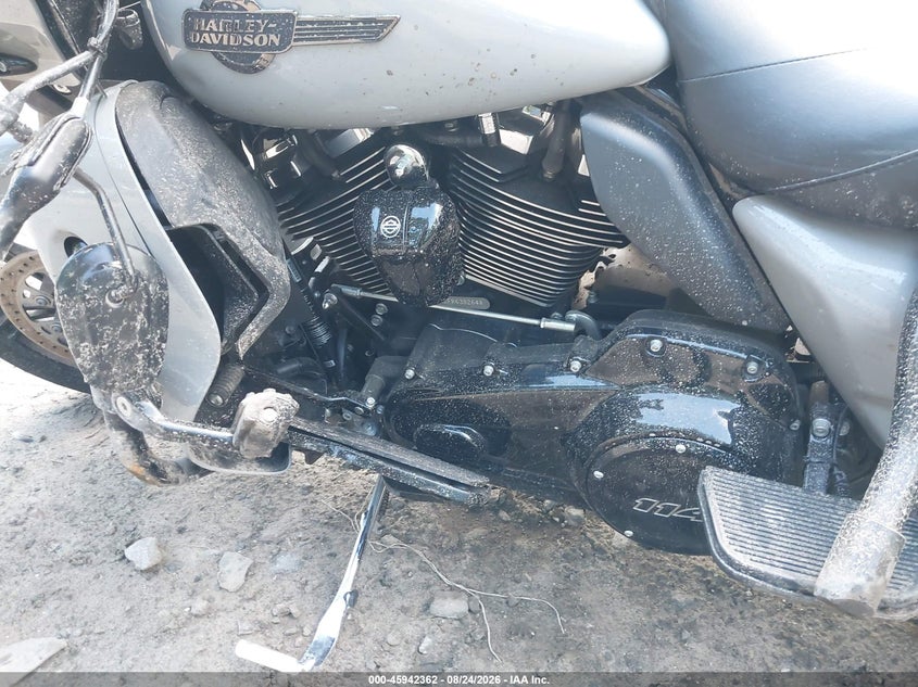 2024 Harley-davidson Road glide VIN 1HD1KZF17RB638264 IAAI salvage auction — SIDE, Salvage Title, sold $8,400 on 2026-09-30 (photo 9)