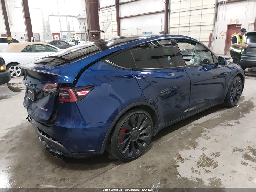 2021 Tesla Model y VIN 5YJYGDEF3MF157631 IAAI salvage auction — REAR END, Salvage Title, sold $11,200 on 2026-10-06 (photo 4)