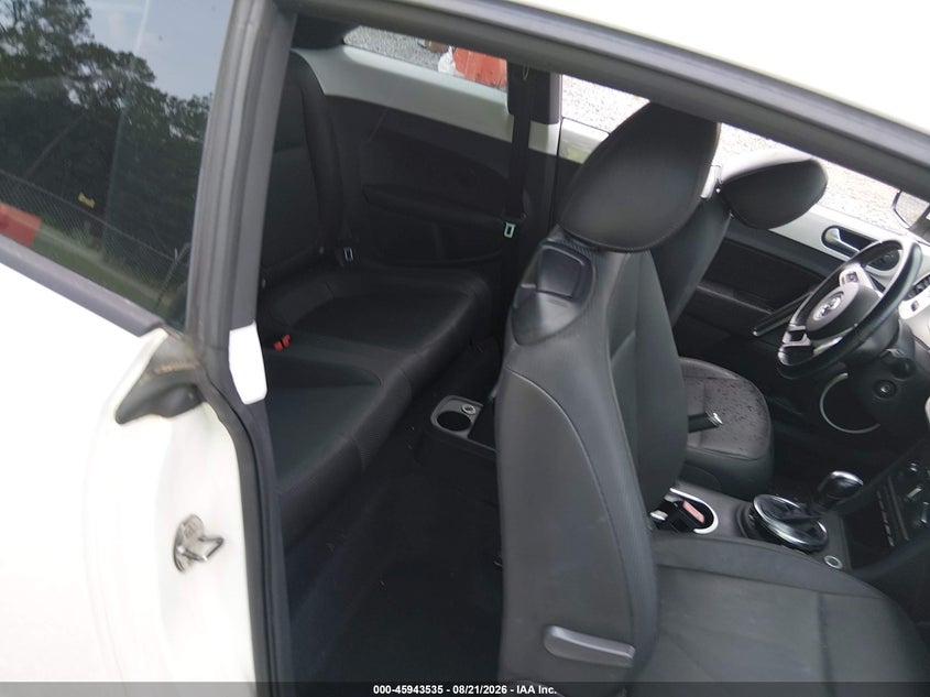 2014 Volkswagen Beetle VIN 3VWJP7AT4EM628159 IAAI salvage auction — NORMAL WEAR, Clear (Mississippi), sold $1,600 on 2026-08-28 (photo 8)