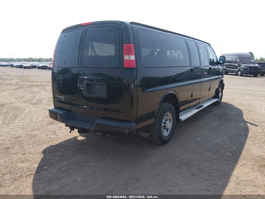 2014 Chevrolet Express 3500 VIN 1GAZGZFG2E1208046 IAAI salvage auction — NORMAL WEAR, Clear (Michigan), sold $8,050 on 2026-08-27 (photo 4)