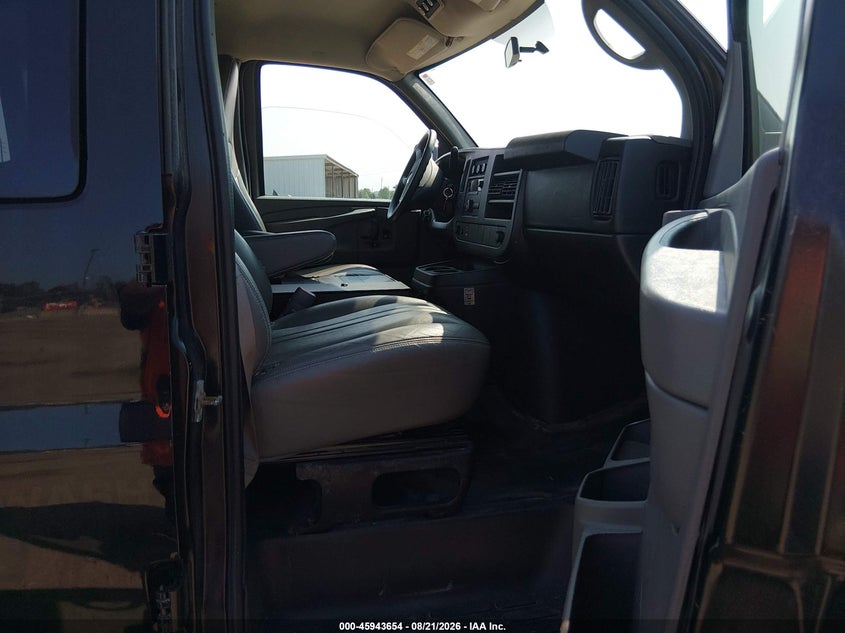 2014 Chevrolet Express 3500 VIN 1GAZGZFG2E1208046 IAAI salvage auction — NORMAL WEAR, Clear (Michigan), sold $8,050 on 2026-08-27 (photo 5)