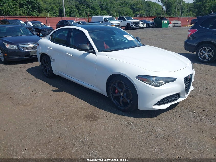 2019 Alfa romeo Giulia VIN ZARFANBN1K7608218 — IAAI salvage auction photo