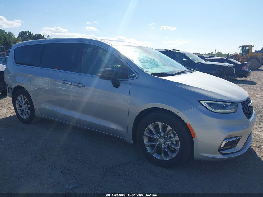 2026 Chrysler Pacifica VIN 2C4RC1GG9TR208525 — IAAI salvage auction photo