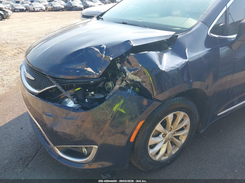 2017 Chrysler Pacifica VIN 2C4RC1BG6HR526424 IAAI salvage auction — NORMAL WEAR, Clear (Alabama), sold $575 on 2026-09-28 (photo 6)