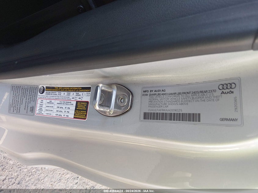 2010 Audi A5 VIN WAULFAFR4AA009025 IAAI salvage auction — SIDE, Salvage (Idaho), sold $400 on 2026-10-26 (photo 9)