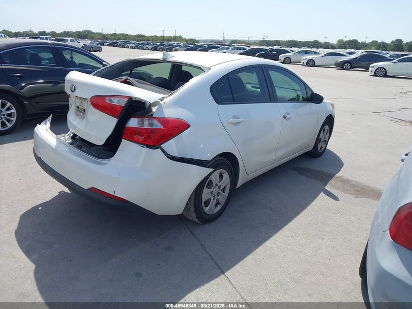 2016 Kia Forte VIN KNAFX4A65G5497167 IAAI salvage auction — NORMAL WEAR, Wait Title, sold $125 on 2026-08-31 (photo 4)