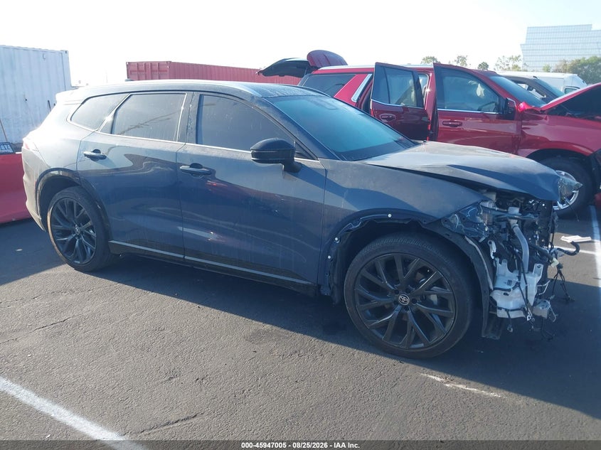 2025 Toyota Crown VIN JTDACAAJ2S3014637 IAAI salvage auction — FRONT END, Wait Title, sold $13,700 on 2026-10-08 (photo 1)