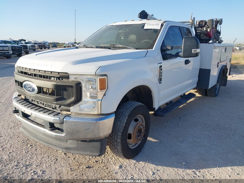 2022 Ford F350 VIN 1FD8X3H66NEC67254 IAAI salvage auction — SIDE, Salvage Title, sold $22,850 on 2026-09-08 (photo 2)