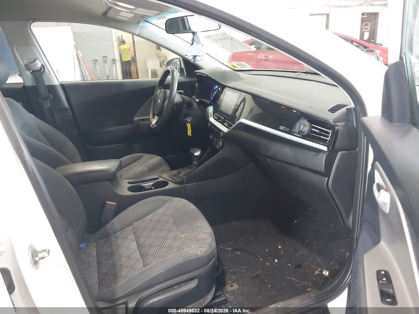 2020 Kia Niro VIN KNDCB3LC0L5427216 IAAI salvage auction — RIGHT FRONT, Salvage Title, sold $4,700 on 2026-09-27 (photo 5)