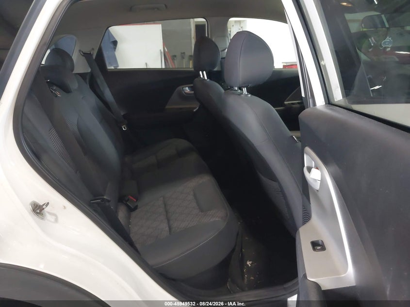 2020 Kia Niro VIN KNDCB3LC0L5427216 IAAI salvage auction — RIGHT FRONT, Salvage Title, sold $4,700 on 2026-09-27 (photo 8)