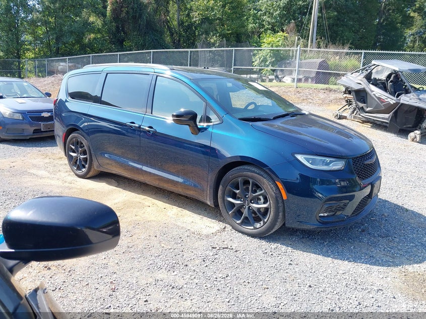 2025 Chrysler Pacifica VIN 2C4RC1GGXSR512378 — IAAI salvage auction photo