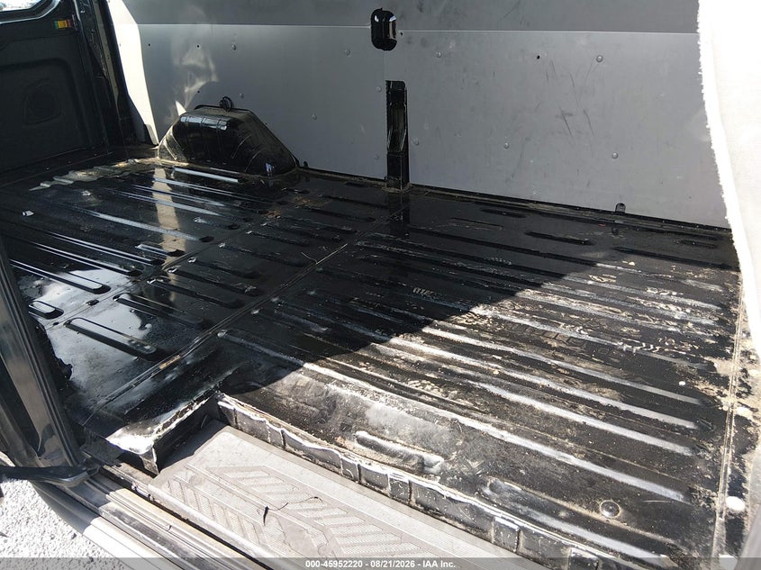 2019 Ford Transit-350 VIN 1FTBW2XM8KKB28540 IAAI salvage auction — NORMAL WEAR, Sf97 (Maryland), sold $8,600 on 2026-09-08 (photo 8)