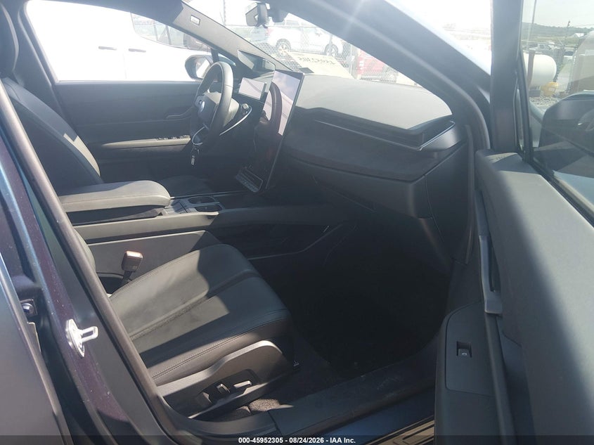 2023 Fisker Ocean VIN VCF1ZBU2XPG005774 IAAI salvage auction — NORMAL WEAR, Clear (Indiana), sold $10,500 on 2026-09-09 (photo 5)