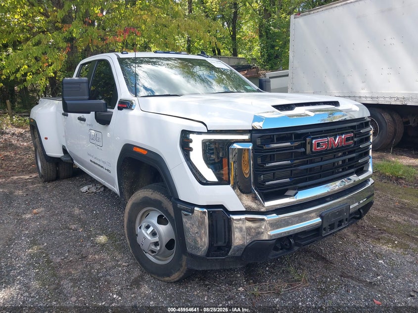 2024 Gmc VIN 1GT59SEY7RF450244 IAAI salvage auction — SIDE, Salvage Title, sold $18,100 on 2026-09-29 (photo 1)