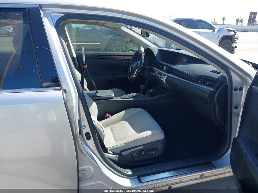 2014 Lexus VIN JTHBK1GG2E2139987 IAAI salvage auction — FRONT & REAR, Salvage Title, sold $4,000 on 2026-09-07 (photo 5)