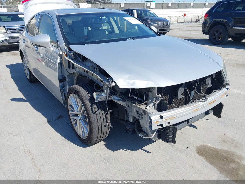 2014 Lexus VIN JTHBK1GG2E2139987 IAAI salvage auction — FRONT & REAR, Salvage Title, sold $4,000 on 2026-09-07 (photo 6)