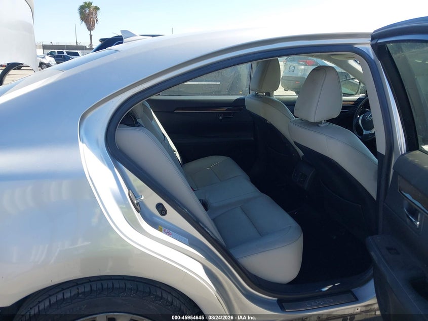 2014 Lexus VIN JTHBK1GG2E2139987 IAAI salvage auction — FRONT & REAR, Salvage Title, sold $4,000 on 2026-09-07 (photo 8)