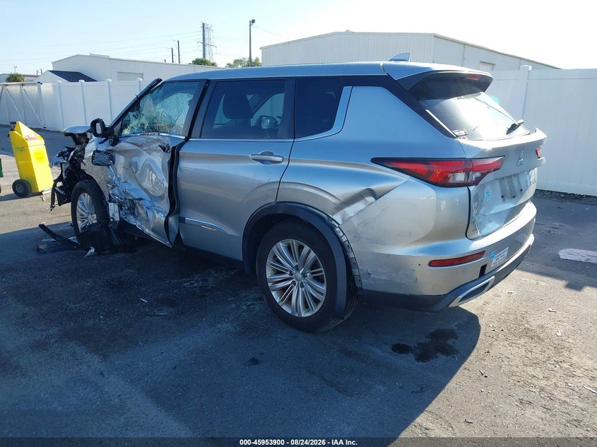 2022 Mitsubishi Outlander VIN JA4J3TA83NZ086404 IAAI salvage auction — SIDE, Salvage Title, sold $3,150 on 2026-10-10 (photo 3)