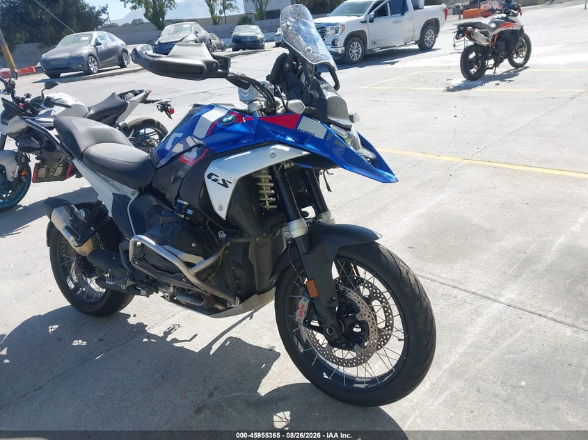 2024 BMW R 1300 VIN WB10M2308R6J59397 — IAAI salvage auction photo