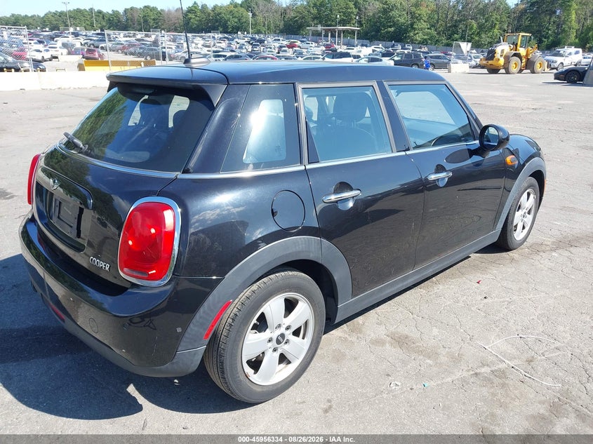 2018 Mini Hard top VIN WMWXU1C58J2F79132 IAAI salvage auction — WATER/FLOOD, Mv-907A (New York), sold $1,950 on 2026-09-07 (photo 4)