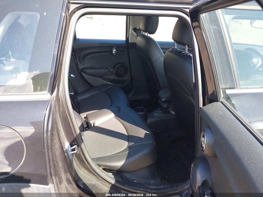 2018 Mini Hard top VIN WMWXU1C58J2F79132 IAAI salvage auction — WATER/FLOOD, Mv-907A (New York), sold $1,950 on 2026-09-07 (photo 8)