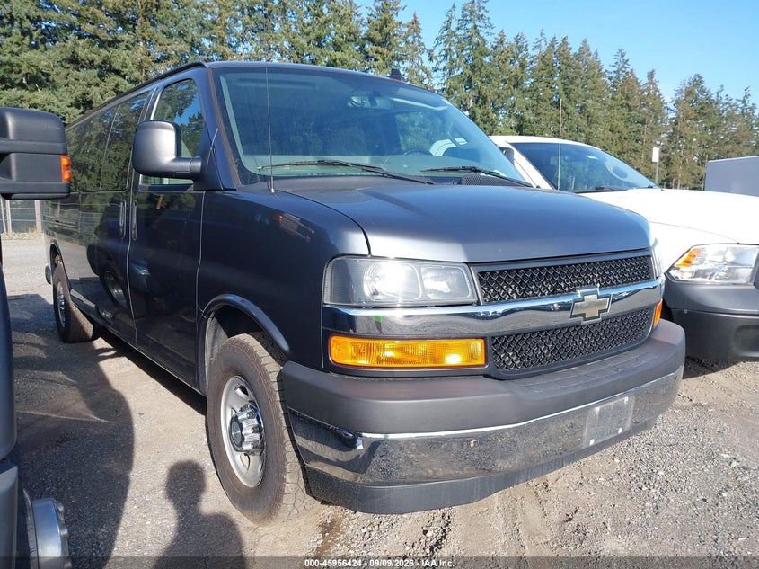 2017 Chevrolet Express 3500 VIN 1GAZGPFF4H1291432 — IAAI salvage auction photo
