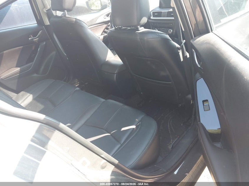 2018 Mazda 3 VIN 3MZBN1V3XJM162412 IAAI salvage auction — NORMAL WEAR, Clear (Massachusetts), sold $2,300 on 2026-10-02 (photo 8)