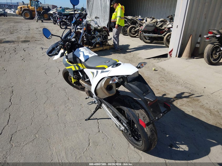 2021 Husqvarna 701 VIN VBKUSV40XMM710569 IAAI salvage auction — THEFT, Salvage (California), sold $4,000 on 2026-09-15 (photo 3)