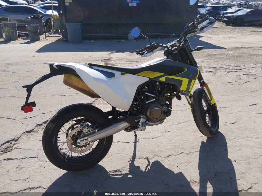 2021 Husqvarna 701 VIN VBKUSV40XMM710569 IAAI salvage auction — THEFT, Salvage (California), sold $4,000 on 2026-09-15 (photo 4)