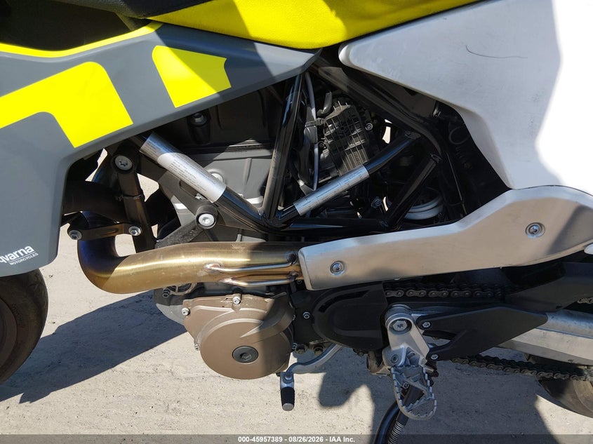 2021 Husqvarna 701 VIN VBKUSV40XMM710569 IAAI salvage auction — THEFT, Salvage (California), sold $4,000 on 2026-09-15 (photo 9)