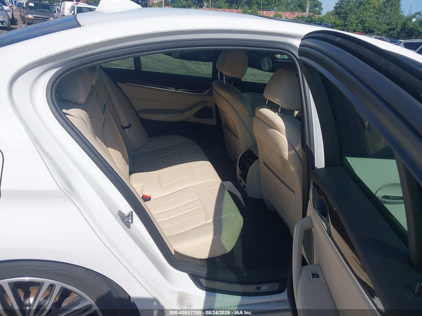 2017 BMW 5er VIN WBAJE7C3XHG887627 IAAI salvage auction — NORMAL WEAR, Clear (Pennsylvania), sold $12,250 on 2026-09-06 (photo 8)