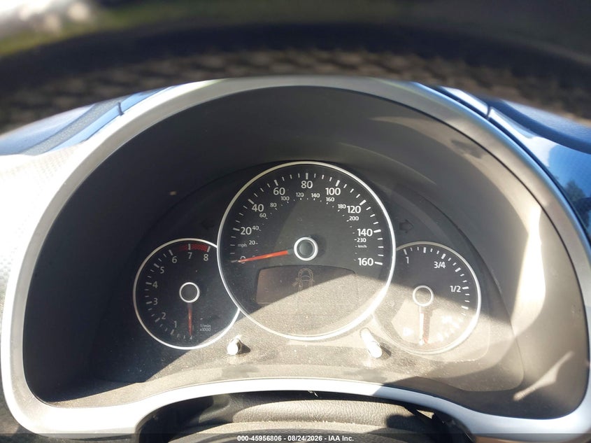 2012 Volkswagen Beetle VIN 3VWV87AT8CM625454 IAAI salvage auction — NORMAL WEAR, Clear (Florida), sold $1,550 on 2026-09-11 (photo 7)