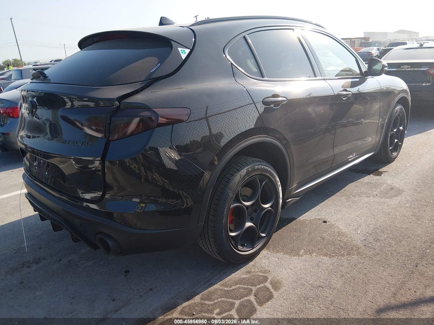 2021 Alfa romeo Stelvio VIN ZASPAKAN5M7D18427 IAAI salvage auction — ROOF, Clear (Tennessee), sold $14,050 on 2026-09-24 (photo 4)
