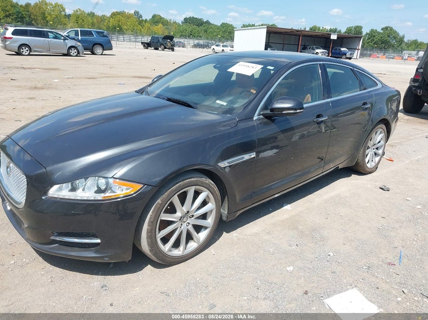 2013 Jaguar Xj VIN SAJWA1C77D8V40010 IAAI salvage auction — NORMAL WEAR, Clear (Tennessee), sold $2,200 on 2026-09-19 (photo 2)
