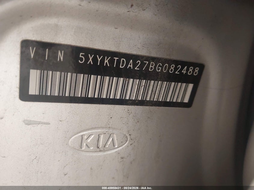 2011 Kia Sorento VIN 5XYKTDA27BG082488 IAAI salvage auction — NORMAL WEAR, Clear (Minnesota), sold $1,150 on 2026-09-08 (photo 9)