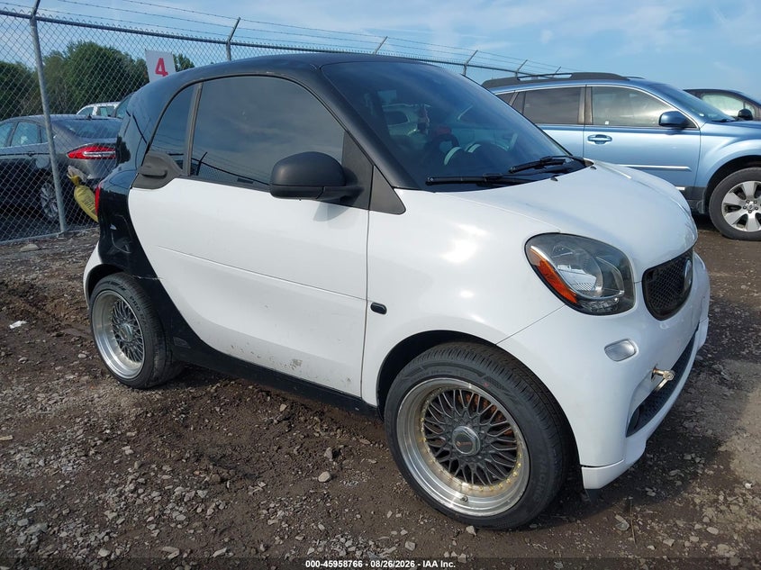 2016 Smart Fortwo VIN WMEFJ5DA4GK074528 IAAI salvage auction — NORMAL WEAR, Salvage Title (New York), sold $500 on 2026-09-03 (photo 1)