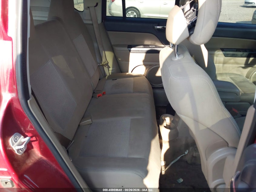 2012 Jeep Compass VIN 1C4NJCEB5CD678187 IAAI salvage auction — NORMAL WEAR, Clear (Illinois), sold $725 on 2026-09-04 (photo 8)