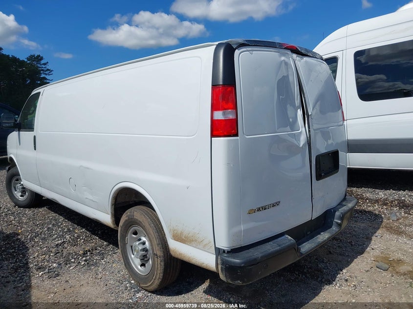 2025 Chevrolet Express cargo VIN 1GCWGBFP7S1134815 IAAI salvage auction — REAR END, Clear (New York), sold $19,300 on 2026-09-01 (photo 3)