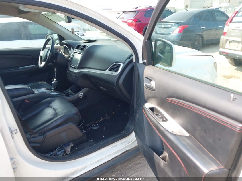 2019 Dodge Journey VIN 3C4PDDEG0KT771015 IAAI salvage auction — Left Side, Salvage, sold $1,975 on 2026-10-19 (photo 5)