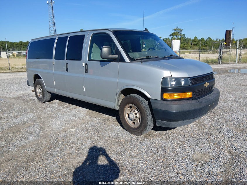 2019 Chevrolet Express 3500 VIN 1GAZGNFG9K1335588 — IAAI salvage auction photo