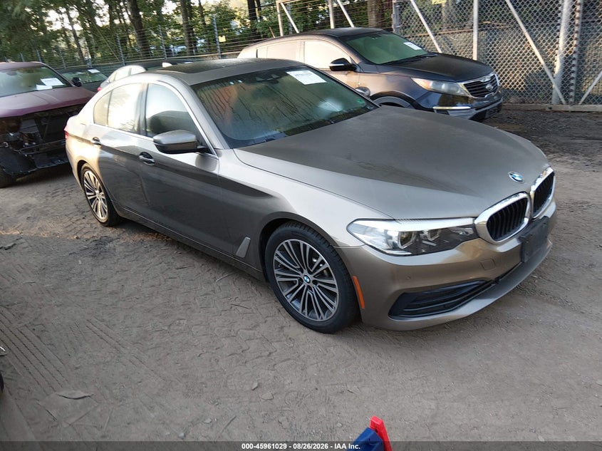 2019 BMW 5er VIN WBAJA7C56KG911233 — IAAI salvage auction photo