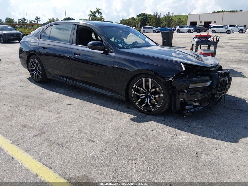2026 BMW 7er VIN WBA33EH02TCW26154 — IAAI salvage auction photo
